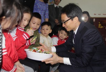 Phó thủ tướng Vũ Đức Đam thăm và làm việc tại một số đơn vị trường học trên địa bàn tỉnh Nghệ An